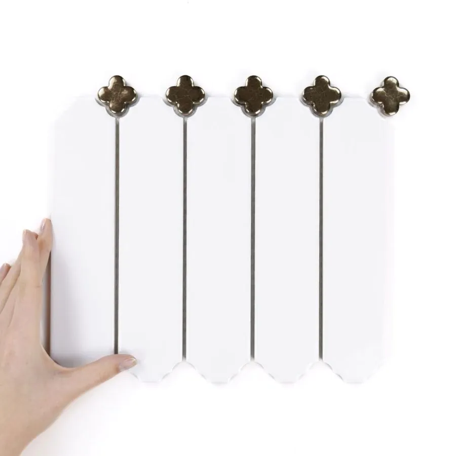 Fliese Cecile White Glänzend Klee Vintage Gold