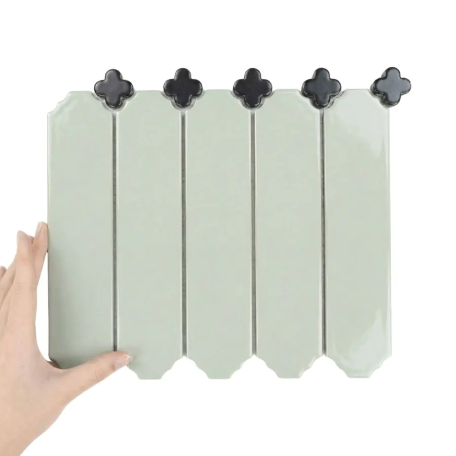 Płytka Cecile Sage Połysk z Czarną Koniczyną