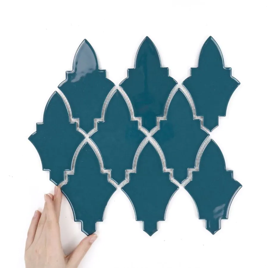 Fliese Arabesque Shield Ocean Granate Glänzend