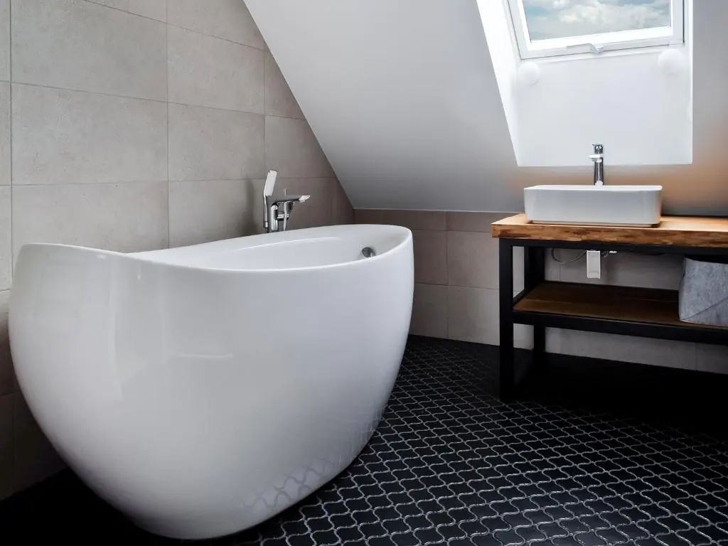 Badezimmer im Dachgeschoss