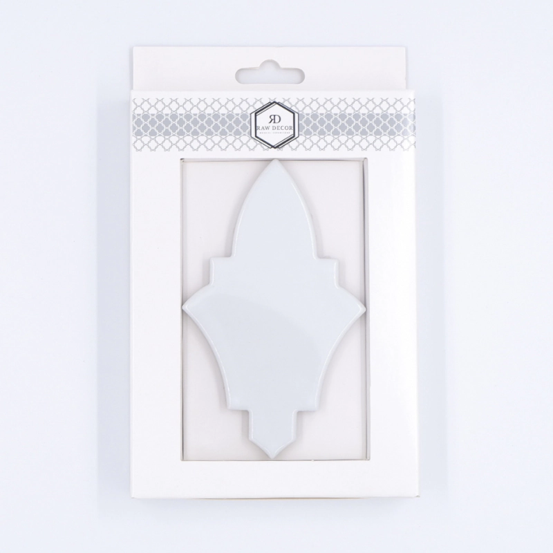 Musterfliese: Arabesque Shield White Glänzend