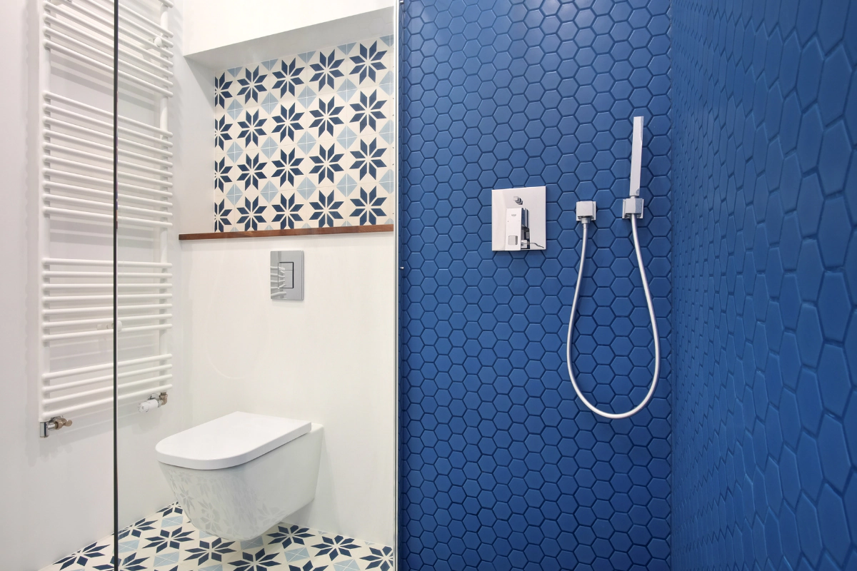 Mosaikverlegung im Badezimmer