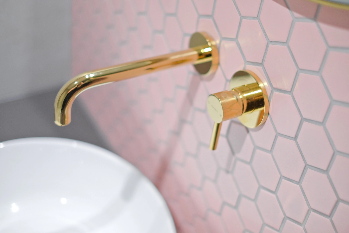 Wandfliesen für das Bad, Mosaik an der Wand
